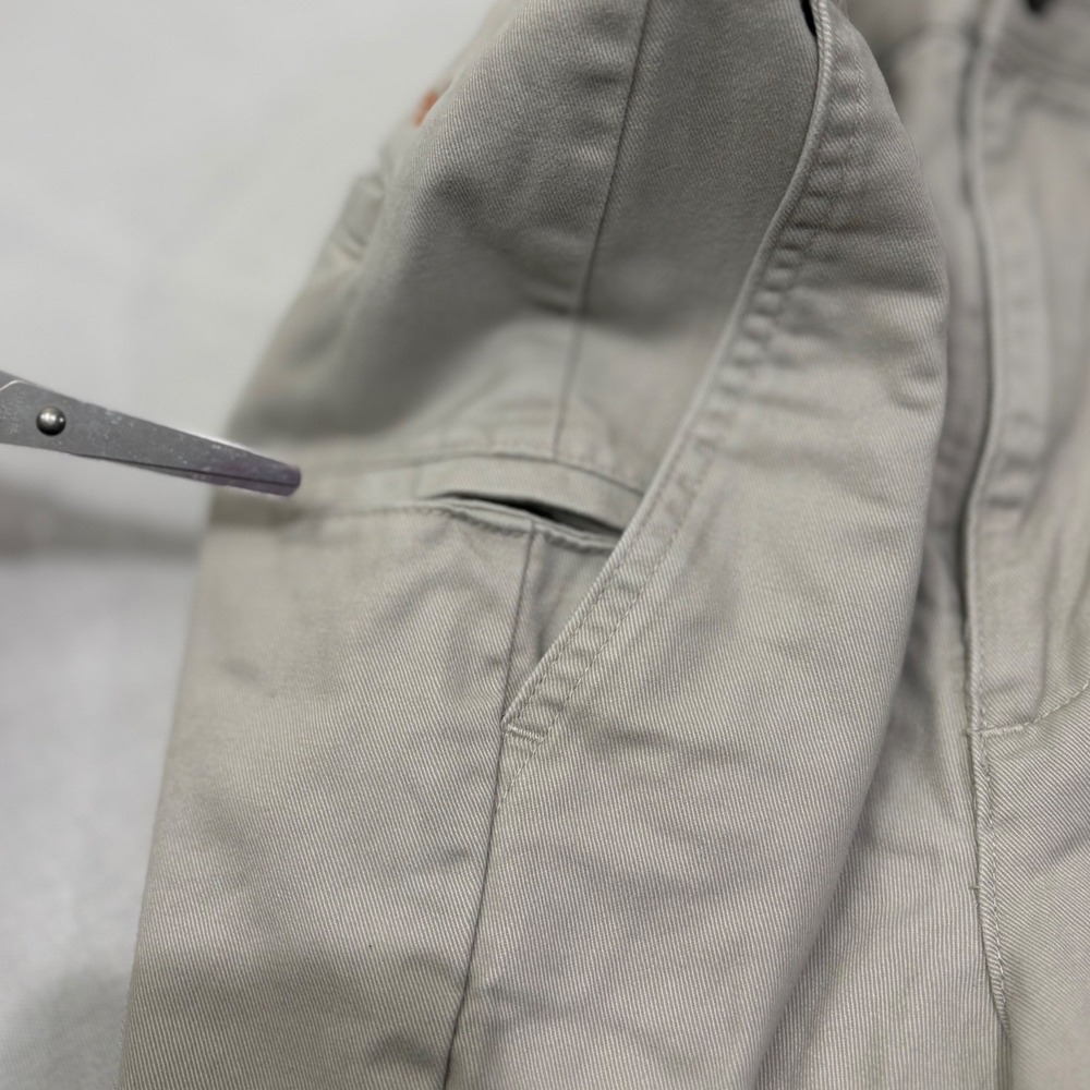 Dockers Mens Bundle of 2 Classic Fit Shorts Light Khaki Size 33 Casual - Picture 4 of 5